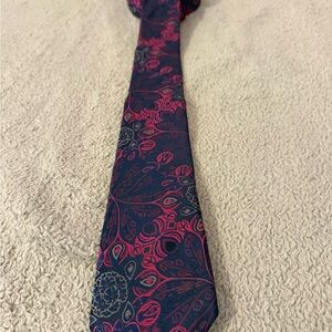 Elegant Navy and Pink Paisley Tie